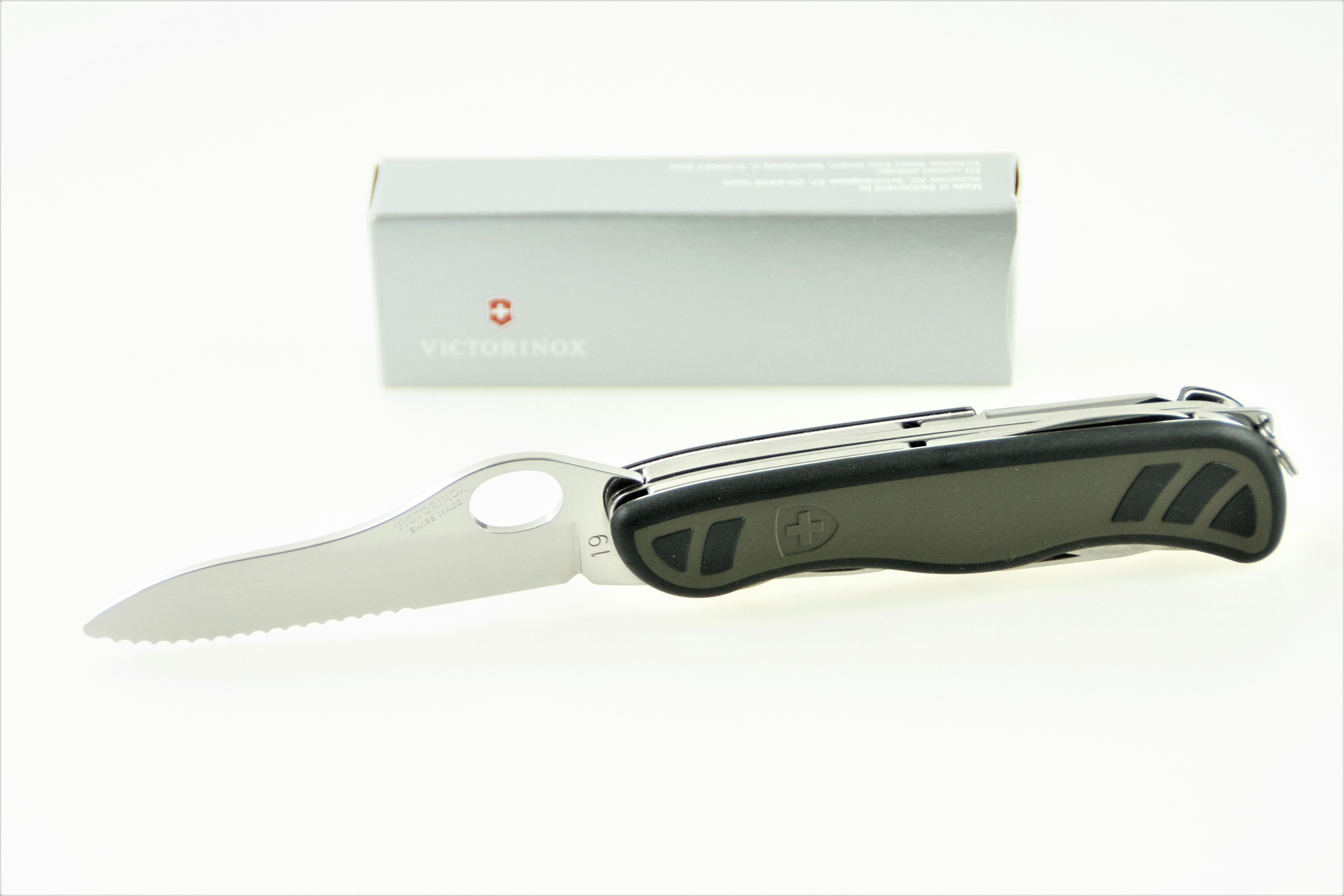 Victorinox Swiss Soldier's Knife 08 in green/black - 0.8461.MWCH